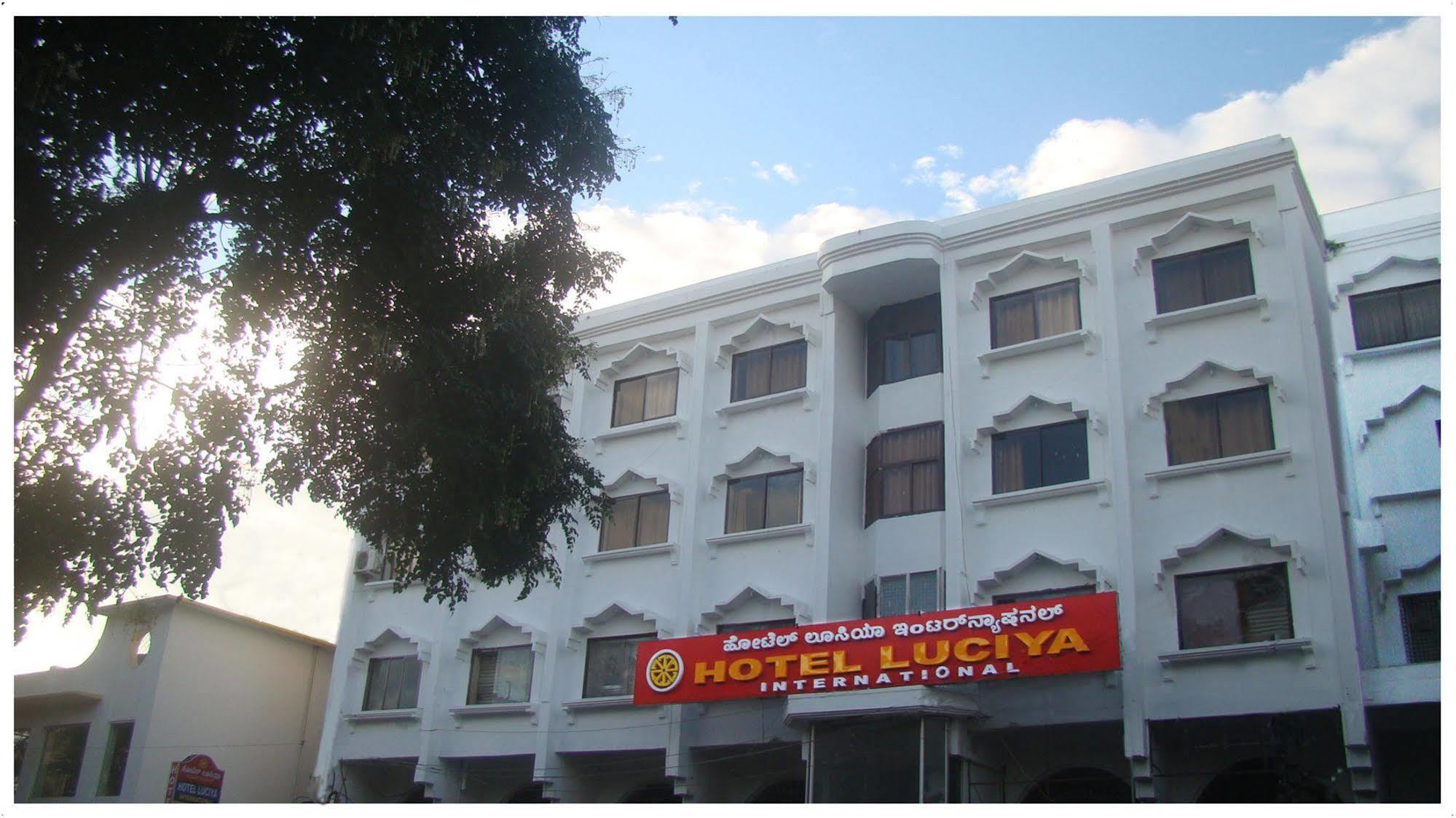 Luciya International Mysore Esterno foto